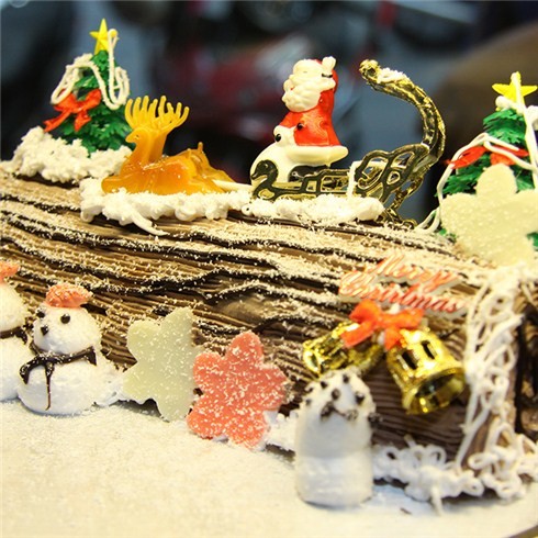 Yule log cake - ảnh 3